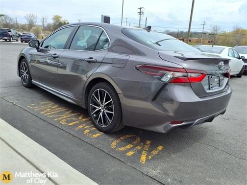 2022 Toyota Camry SE
