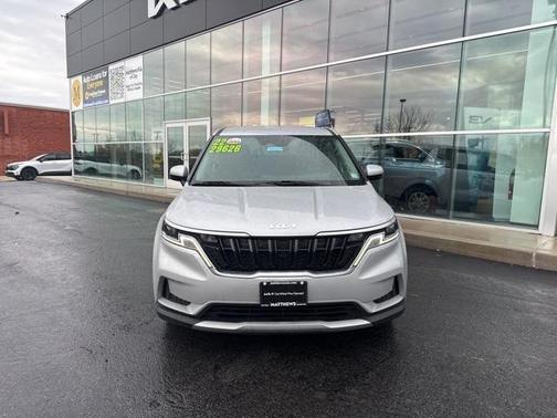 2022 Kia Carnival LX