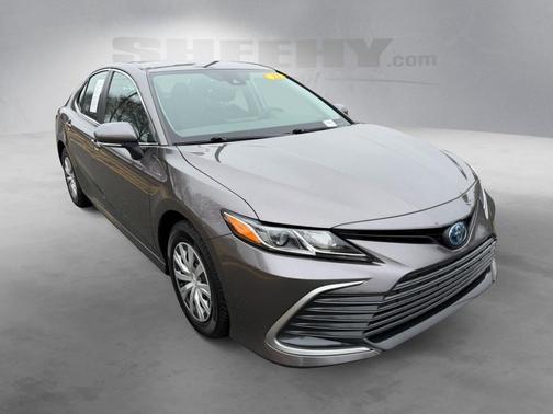 2022 Toyota Camry Hybrid LE