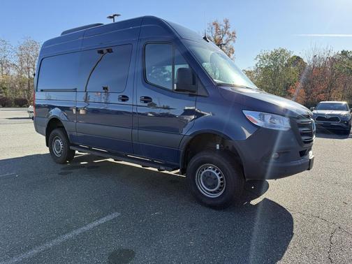 2023 Mercedes-Benz Sprinter 2500 Cargo 144 WB