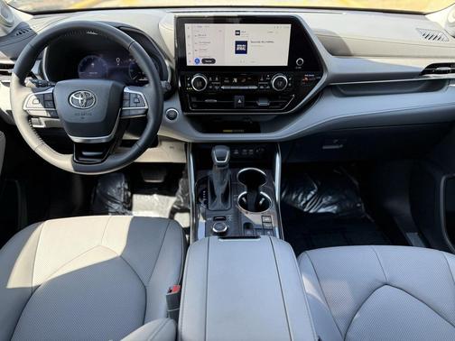 2025 Toyota Highlander Limited