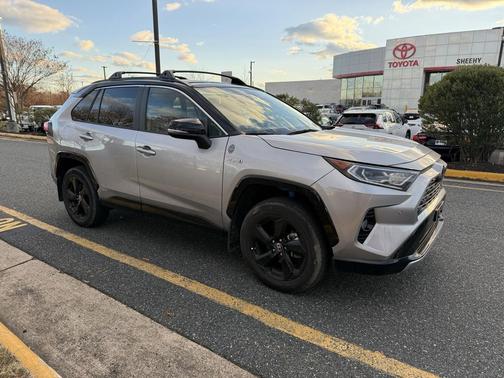 2021 Toyota RAV4 Hybrid SE