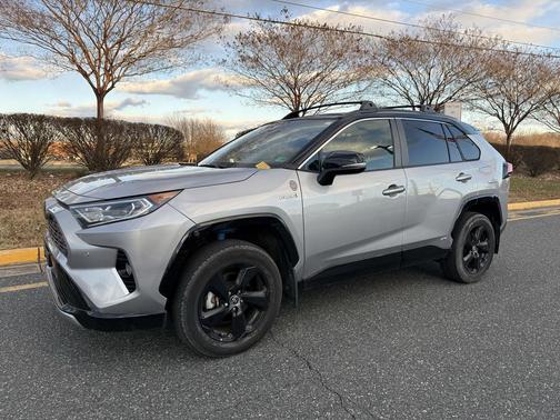 2021 Toyota RAV4 Hybrid SE