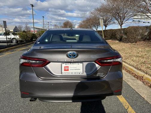 2024 Toyota Camry Hybrid XLE