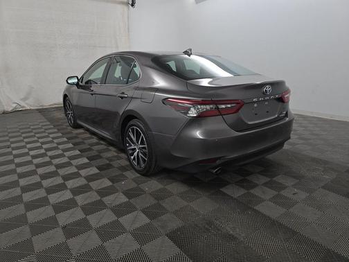 2024 Toyota Camry Hybrid XLE