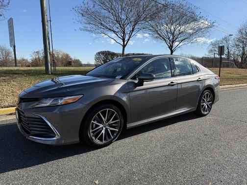 2024 Toyota Camry Hybrid XLE