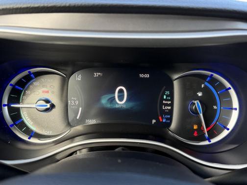 2025 Chrysler Pacifica Hybrid Select