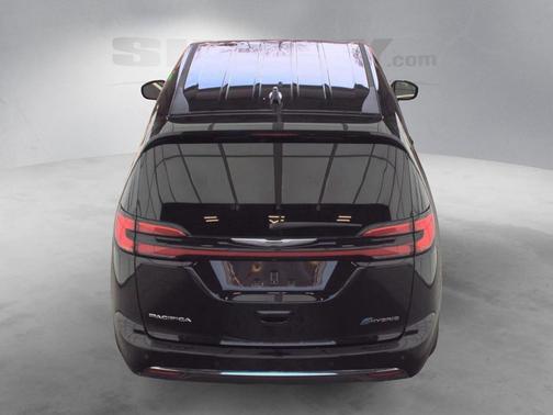 2025 Chrysler Pacifica Hybrid Select