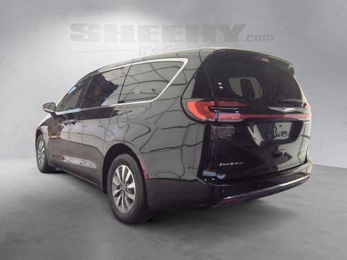 2025 Chrysler Pacifica Hybrid Select