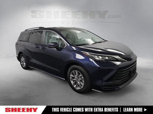 2024 Toyota Sienna LE