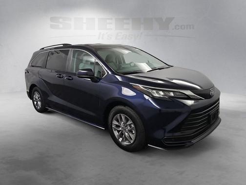 2024 Toyota Sienna LE