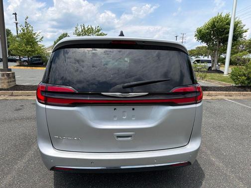 Silver Mist Clearcoat 2024 Chrysler Pacifica Touring L