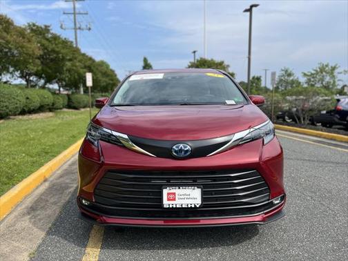 2025 Toyota Sienna XLE 7 Passenger