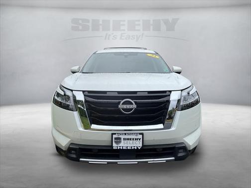 2023 Nissan Pathfinder Platinum 4WD