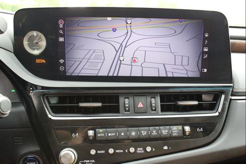 Iridium 2022 Lexus ES 300h Base