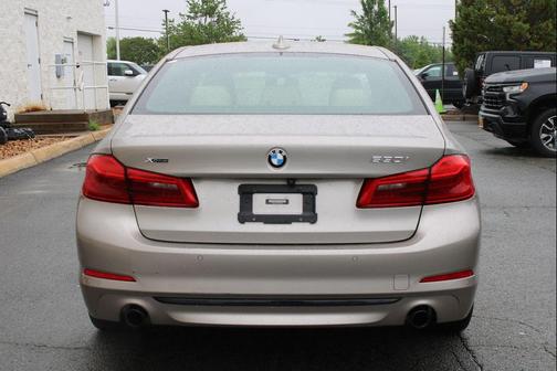 Cashmere Silver Metallic 2019 BMW 530 i xDrive