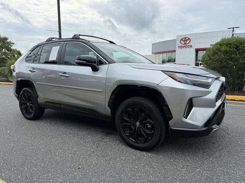 2022 Toyota RAV4 Hybrid SE