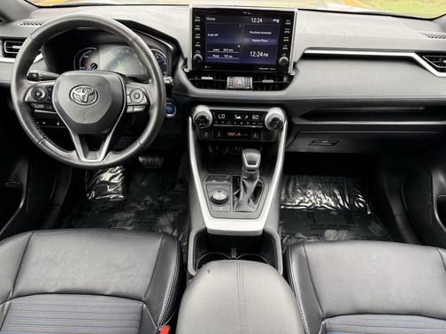 2022 Toyota RAV4 Hybrid SE