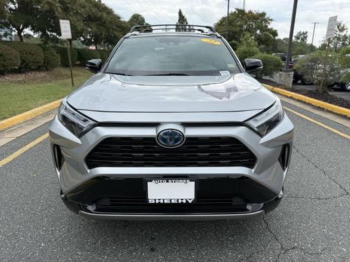 2022 Toyota RAV4 Hybrid SE
