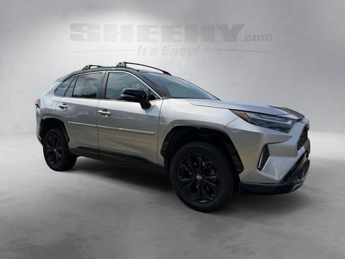 2022 Toyota RAV4 Hybrid SE