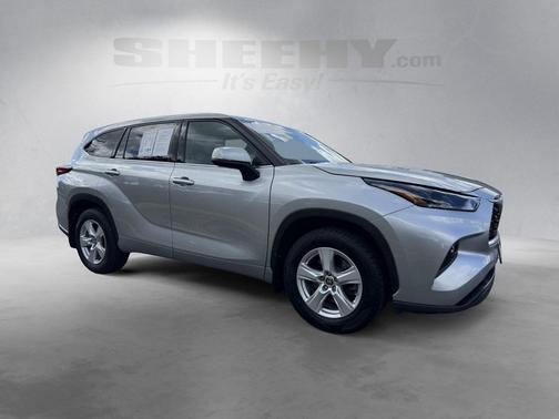 2022 Toyota Highlander LE