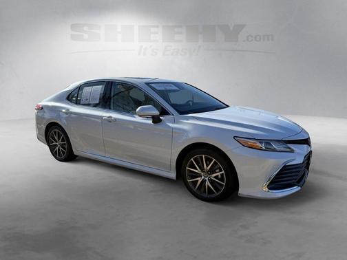 2024 Toyota Camry Hybrid XLE