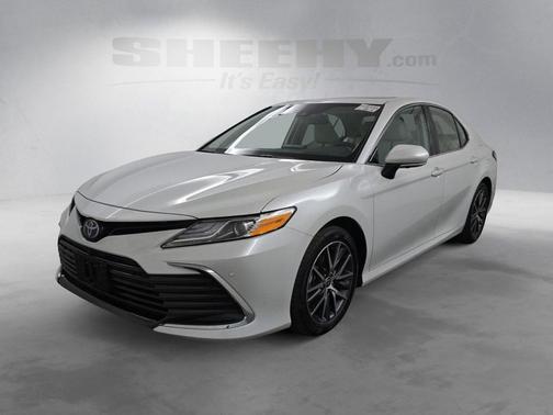 2024 Toyota Camry Hybrid XLE