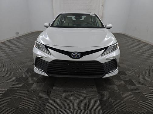 2024 Toyota Camry Hybrid XLE