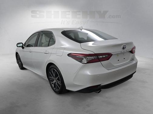 2024 Toyota Camry Hybrid XLE