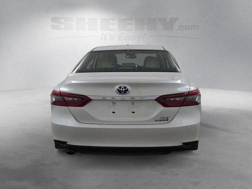 2024 Toyota Camry Hybrid XLE