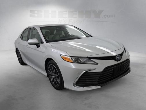 2024 Toyota Camry Hybrid XLE