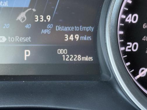 2024 Toyota Camry Hybrid XLE