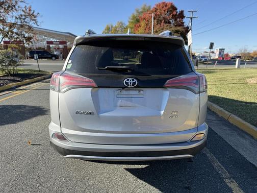 2017 Toyota RAV4 SE