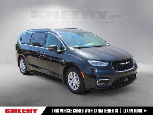 Brilliant Black Crystal Pearlcoat 2022 Chrysler Pacifica Touring L