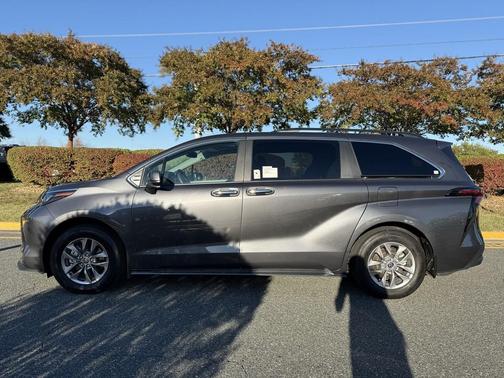 2025 Toyota Sienna XLE 7 Passenger