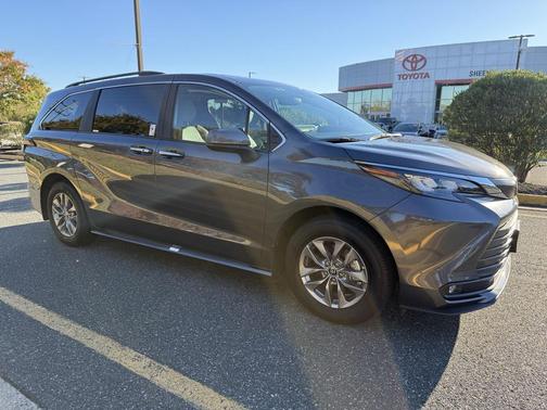 2025 Toyota Sienna XLE 7 Passenger