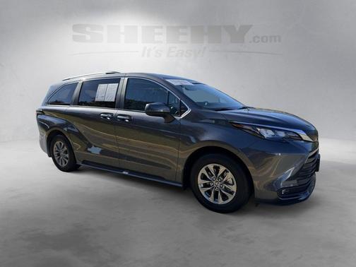 2025 Toyota Sienna XLE 7 Passenger