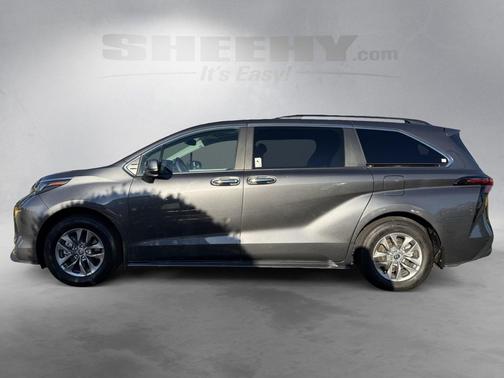2025 Toyota Sienna XLE 7 Passenger