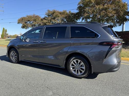 2025 Toyota Sienna XLE 7 Passenger