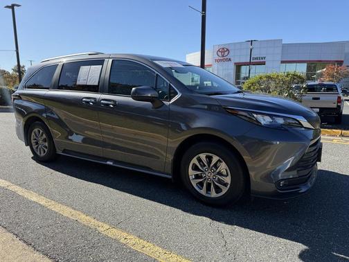 2025 Toyota Sienna XLE 7 Passenger