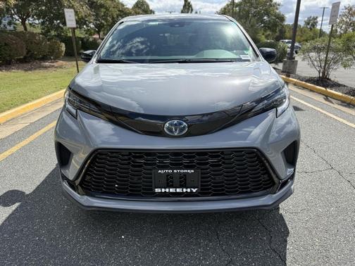2025 Toyota Sienna XSE 7 Passenger