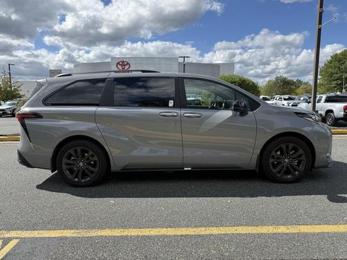 2025 Toyota Sienna XSE 7 Passenger