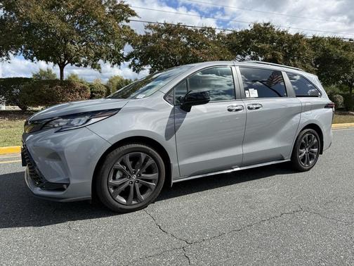 2025 Toyota Sienna XSE 7 Passenger