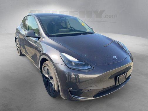 Stealth Gray 2024 Tesla Model Y Long Range