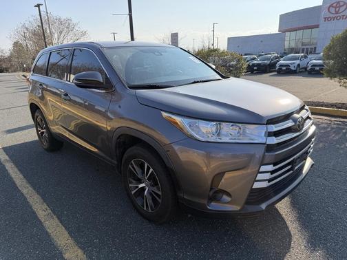 2019 Toyota Highlander LE I4