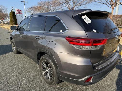 2019 Toyota Highlander LE I4
