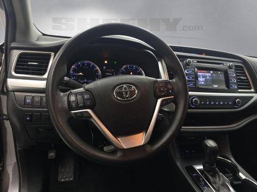 2019 Toyota Highlander LE I4