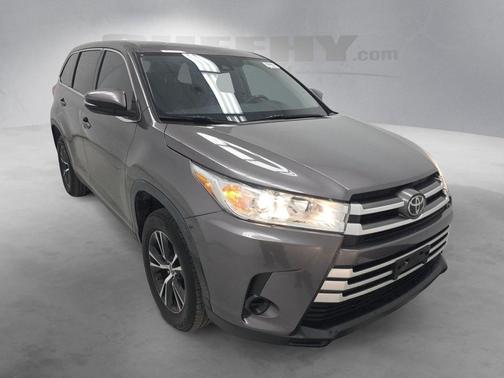 2019 Toyota Highlander LE I4