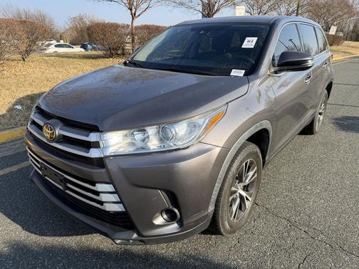 2019 Toyota Highlander LE I4