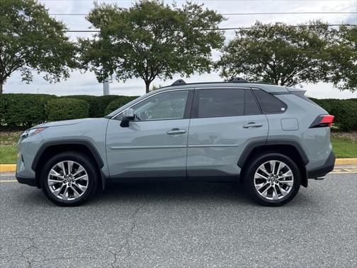 2023 Toyota RAV4 XLE Premium